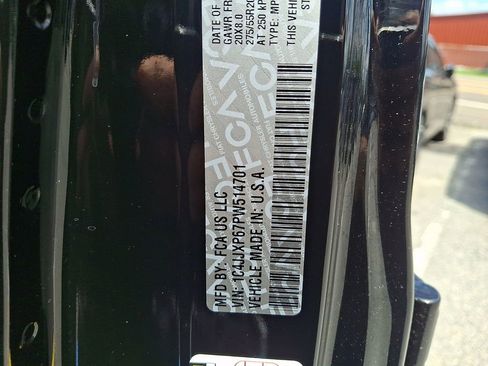 Used 2023 Jeep Wrangler Unlimited Sahara w/ Cold Weather Group image 29