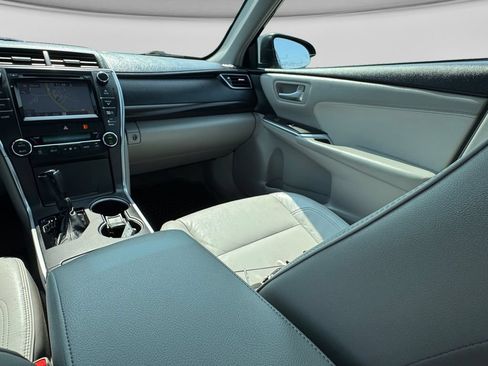 Used 2015 Toyota Camry XLE w/ Moonroof Package FWD image 24