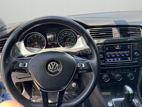 Used 2021 Volkswagen Golf 4-Door FWD image 10