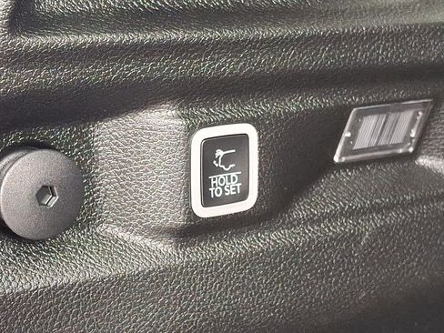 Used 2022 Jeep Grand Cherokee L Limited image 31