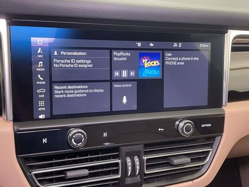Certified 2023 Porsche Macan AWD/4WD image 29