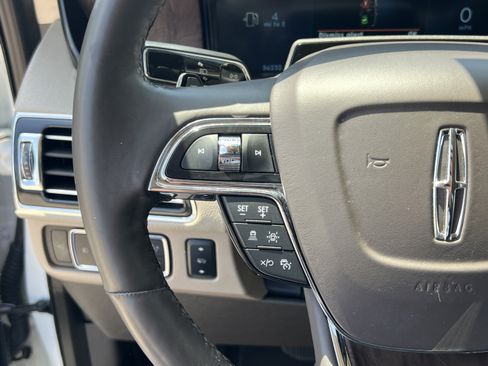 Used 2022 Lincoln Navigator Reserve RWD image 10