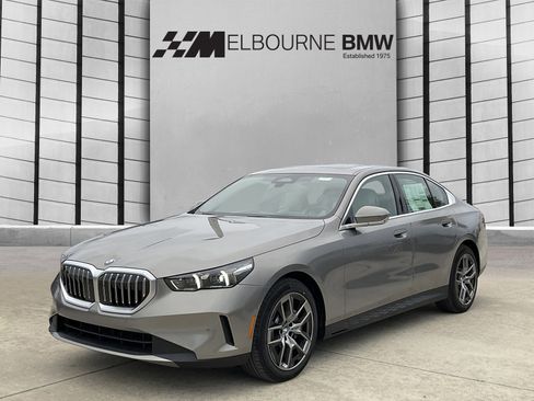 New 2026 BMW 530i w/ Premium Package image 3