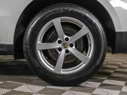 Used 2021 Porsche Macan image 19