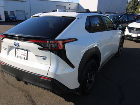 Used 2025 Subaru Solterra Premium image 3