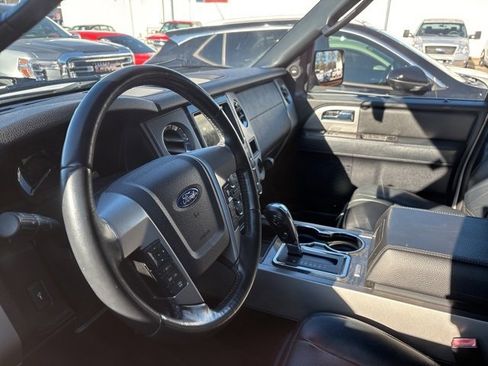 Used 2017 Ford Expedition Limited w/ Equipment Group 301A image 7