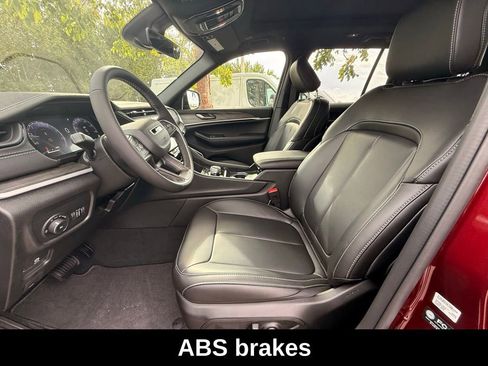 New 2026 Jeep Grand Cherokee Limited w/ Limited Altitude Package image 9