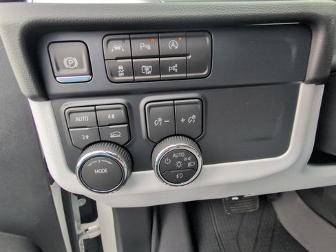 New 2025 Chevrolet Tahoe Premier image 24