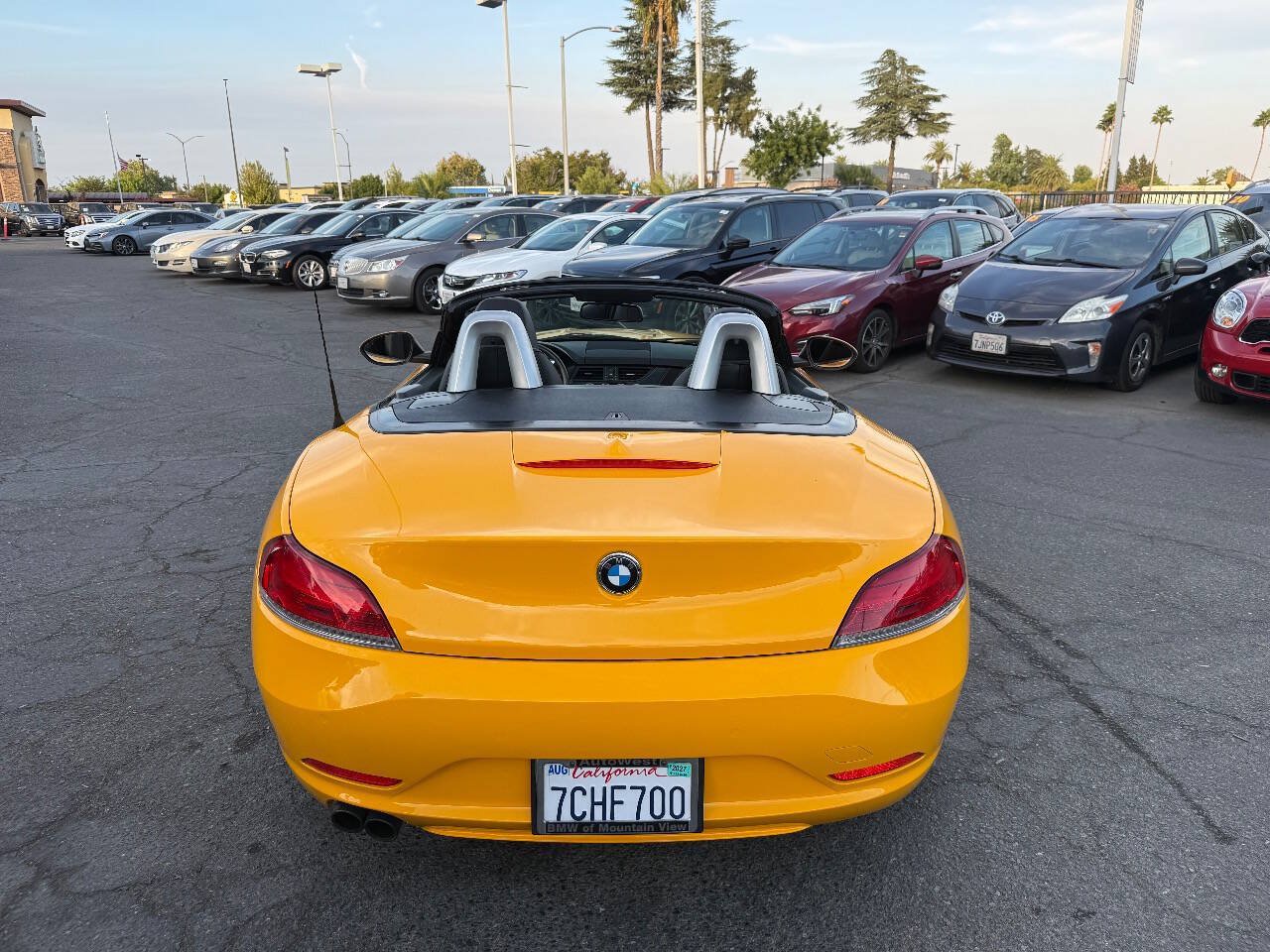 Used 2012 BMW Z4 sDrive28i w/ Exclusive Citrus Yellow Pkg RWD image 6