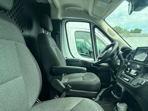 Used 2025 RAM ProMaster 2500 w/ U-Haul Equipment Group FWD image 4