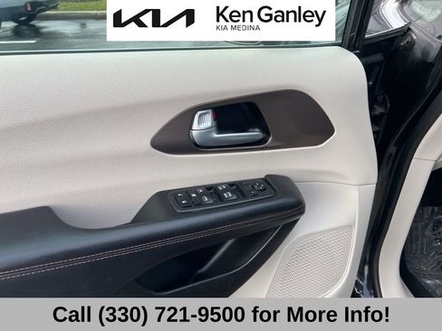 Used 2018 Chrysler Pacifica Touring-L w/ Premium Audio Group image 26