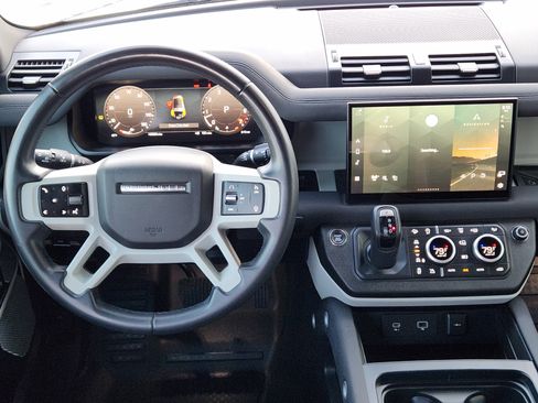 Certified 2023 Land Rover Defender 130 X-Dynamic SE image 29