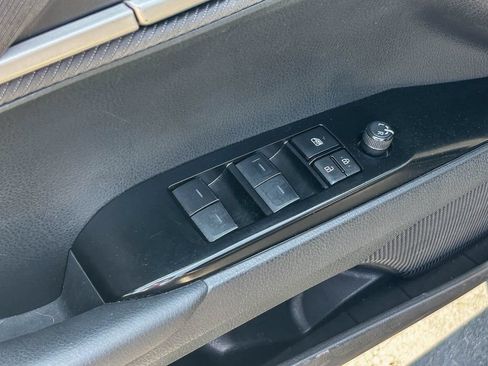 Used 2025 Toyota Camry SE FWD image 26