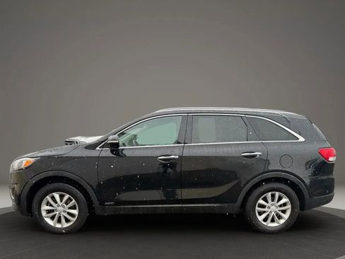 Used 2018 Kia Sorento LX image 8