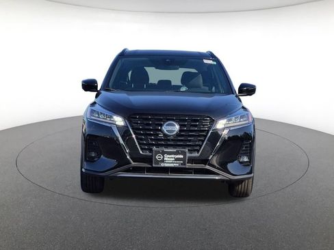 Used 2021 Nissan Kicks SR FWD image 2