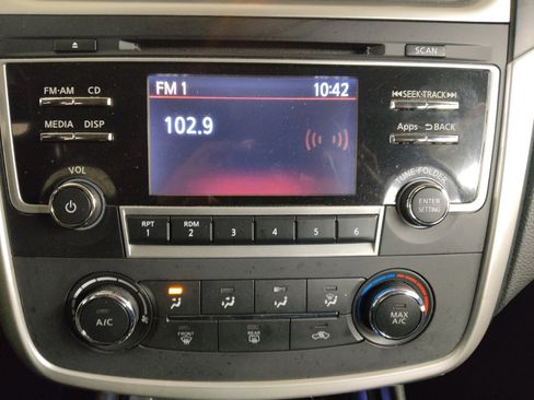 Used 2016 Nissan Altima 2.5 SR w/ LED Appearance Package FWD image 25