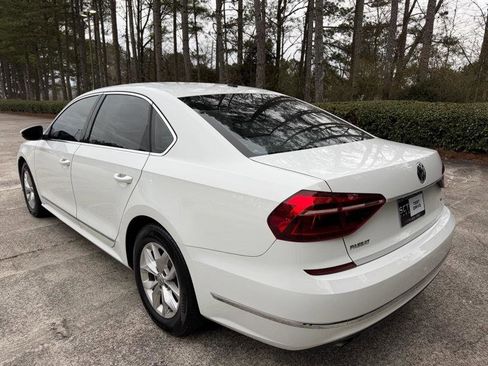 Used 2017 Volkswagen Passat 1.8T S image 5
