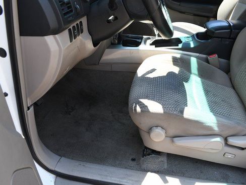 Used 2007 Toyota 4Runner SR5 AWD/4WD image 15