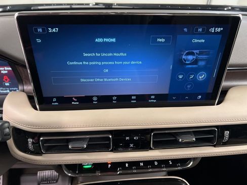 Certified 2023 Lincoln Nautilus Reserve image 10