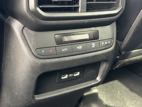 Certified 2023 Honda Pilot Touring image 11