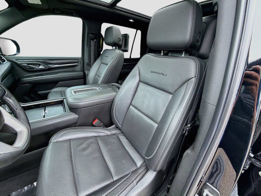 Used 2021 GMC Yukon Denali w/ Denali Premium Package AWD/4WD image 24