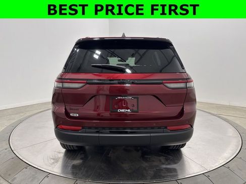 New 2025 Jeep Grand Cherokee Altitude AWD/4WD image 6