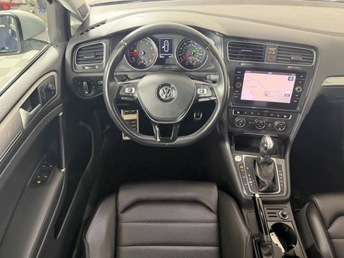 Used 2019 Volkswagen Golf Alltrack image 11