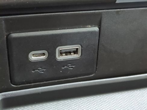 Used 2021 GMC Yukon XL Denali w/ Denali Premium Package image 33