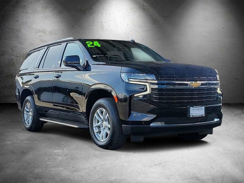 Used 2024 Chevrolet Tahoe LT RWD image 2