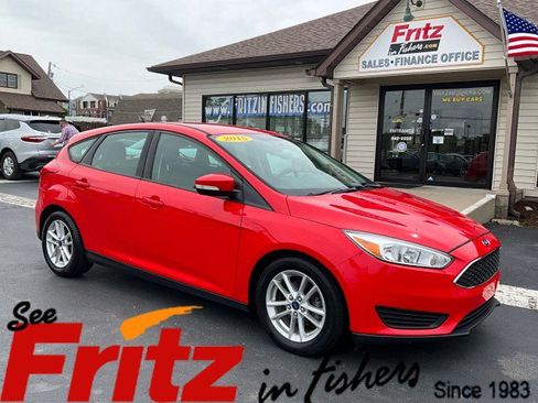 Used 2015 Ford Focus SE FWD image 1