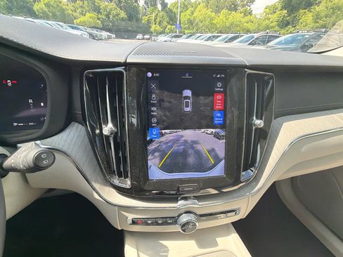 Certified 2023 Volvo XC60 B5 Ultimate w/ Protection Package Premier FWD image 31