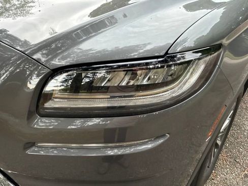 Used 2023 Lincoln Nautilus FWD w/ Premium Package image 10