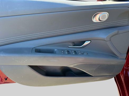 Used 2023 Hyundai Elantra SEL w/ Convenience Package image 17