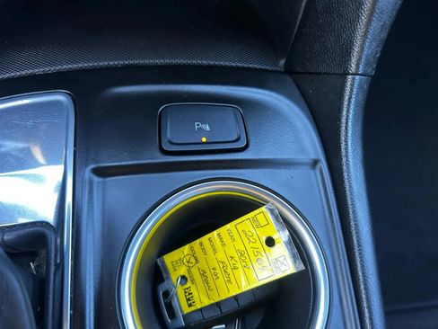 Used 2022 Chevrolet Equinox LT w/ Driver Convenience Package image 17