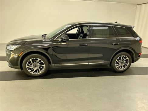 Used 2022 Lincoln Corsair Standard w/ Equipment Group 101A image 6