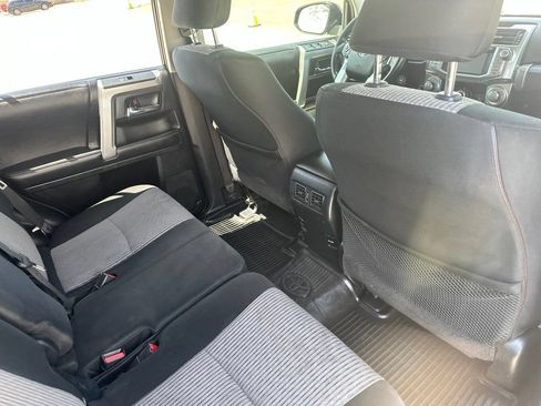 Used 2019 Toyota 4Runner SR5 AWD/4WD image 25
