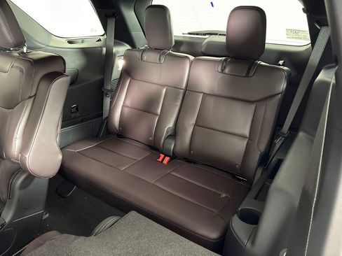 New 2026 Ford Explorer Platinum image 31