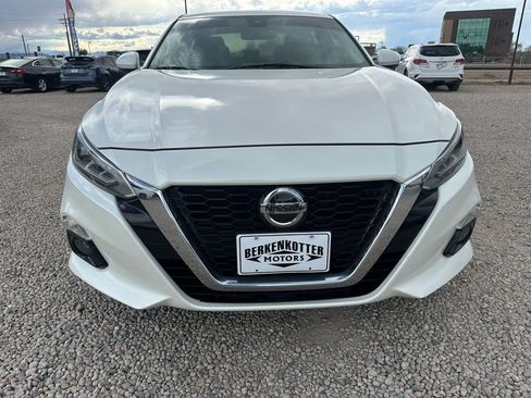 Used 2019 Nissan Altima 2.5 Platinum AWD/4WD image 3
