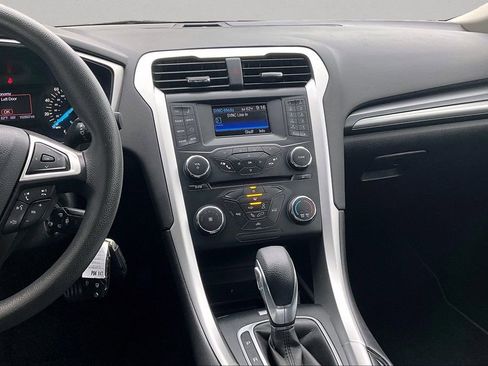 Used 2013 Ford Fusion SE image 9