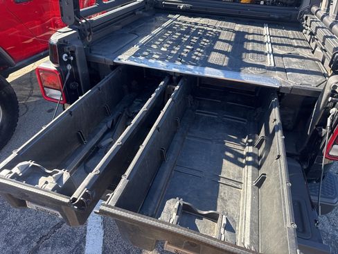 Used 2021 Jeep Gladiator Willys image 44