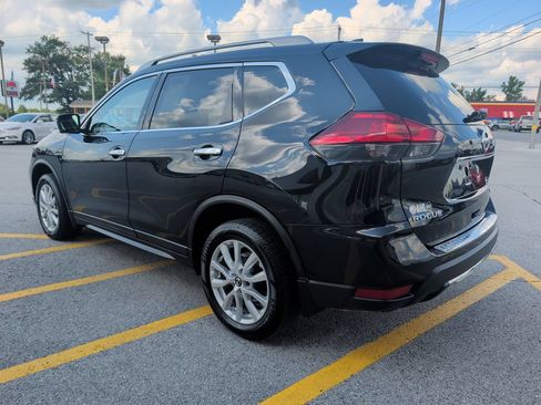 Used 2017 Nissan Rogue SV AWD/4WD image 5