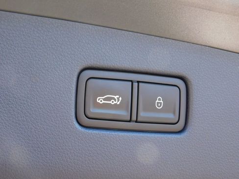 Used 2023 Genesis GV70 2.5T w/ Sport Prestige Package image 10