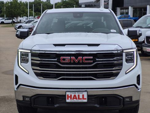 Used 2024 GMC Sierra 1500 SLT AWD/4WD image 2