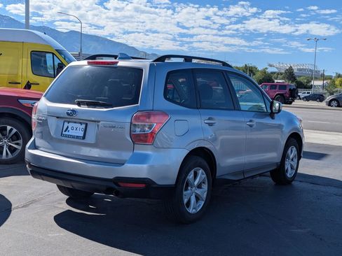 Used 2016 Subaru Forester 2.5i Premium w/ All-Weather Package AWD/4WD image 4