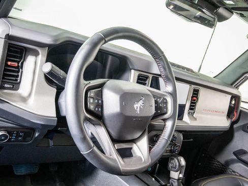 Used 2025 Ford Bronco Big Bend w/ Black Diamond Package image 17