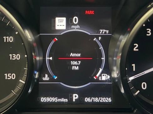 Used 2018 Land Rover Discovery SE AWD/4WD image 15