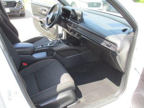 Certified 2024 Honda HR-V Sport image 15