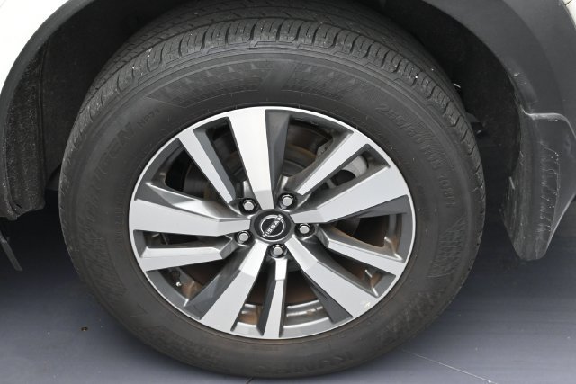 Used 2024 Nissan Pathfinder SL FWD image 5