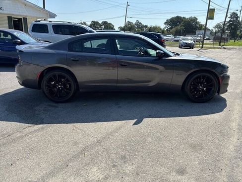 Used 2017 Dodge Charger R/T w/ Blacktop Package RWD image 2