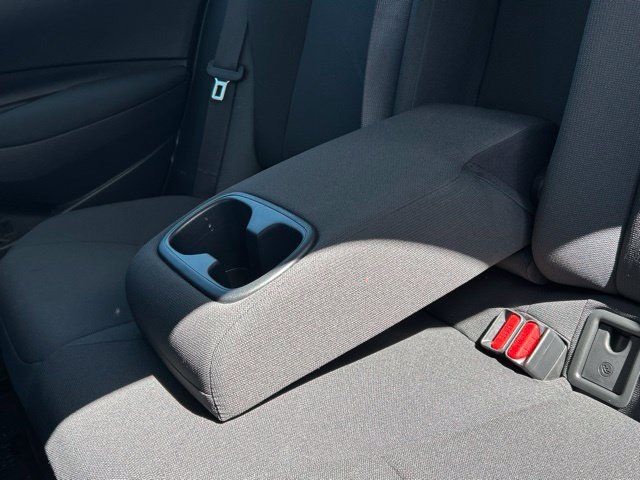 Used 2025 Toyota Corolla LE AWD/4WD image 27